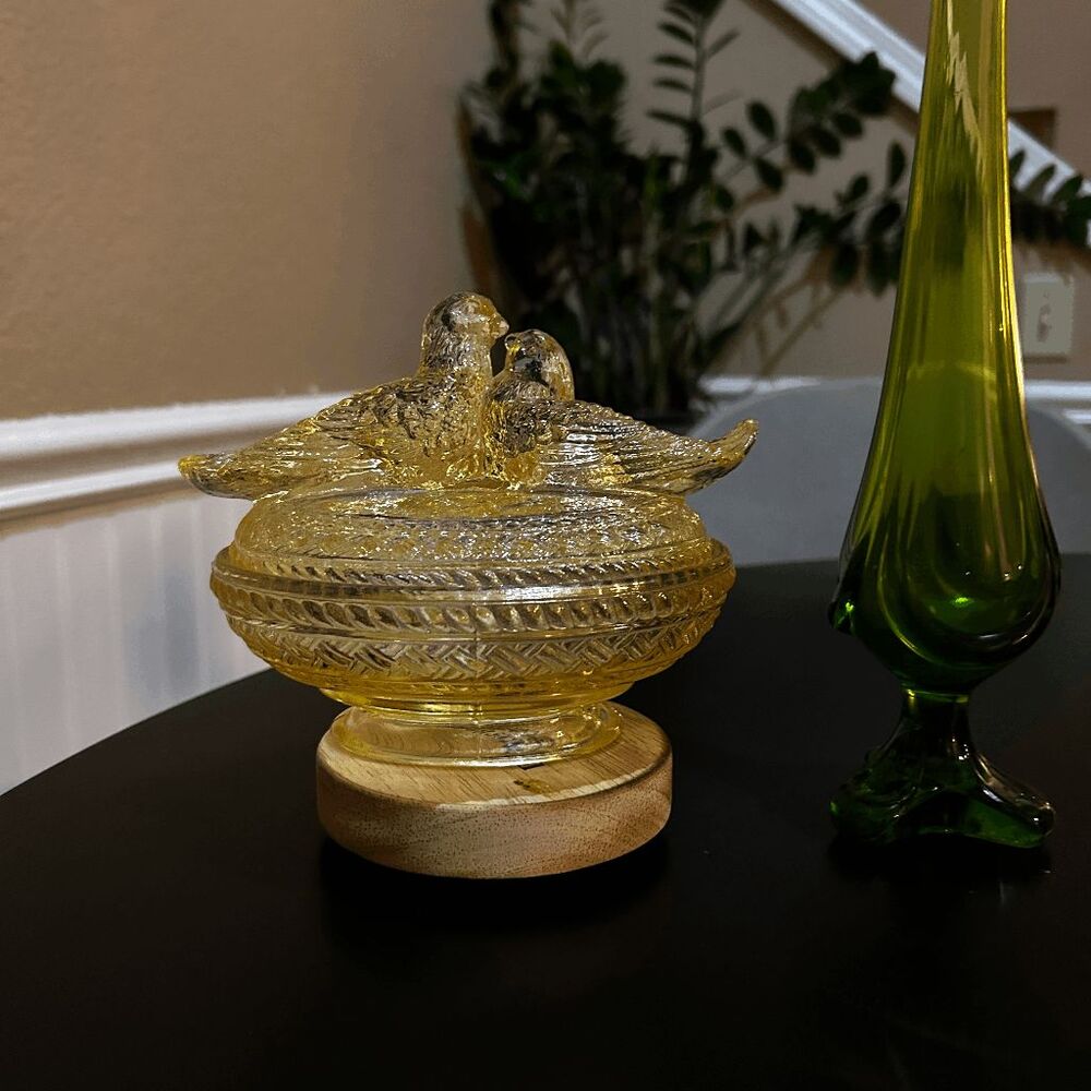 Vintage RARE Canary Yellow Viking Dalzell Love Birds Nesting Candy Dish / Trinke